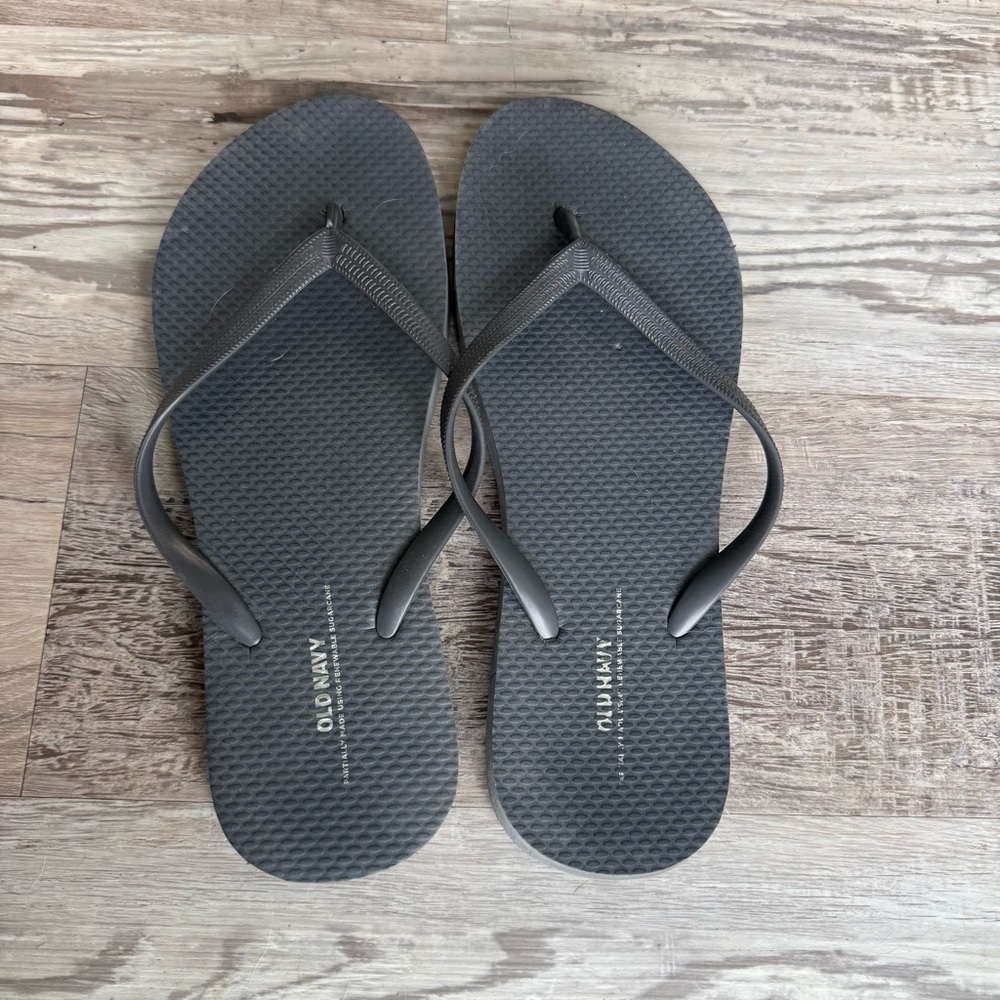 Set Of Old Navy Black and Brown Flip Flops Size 9